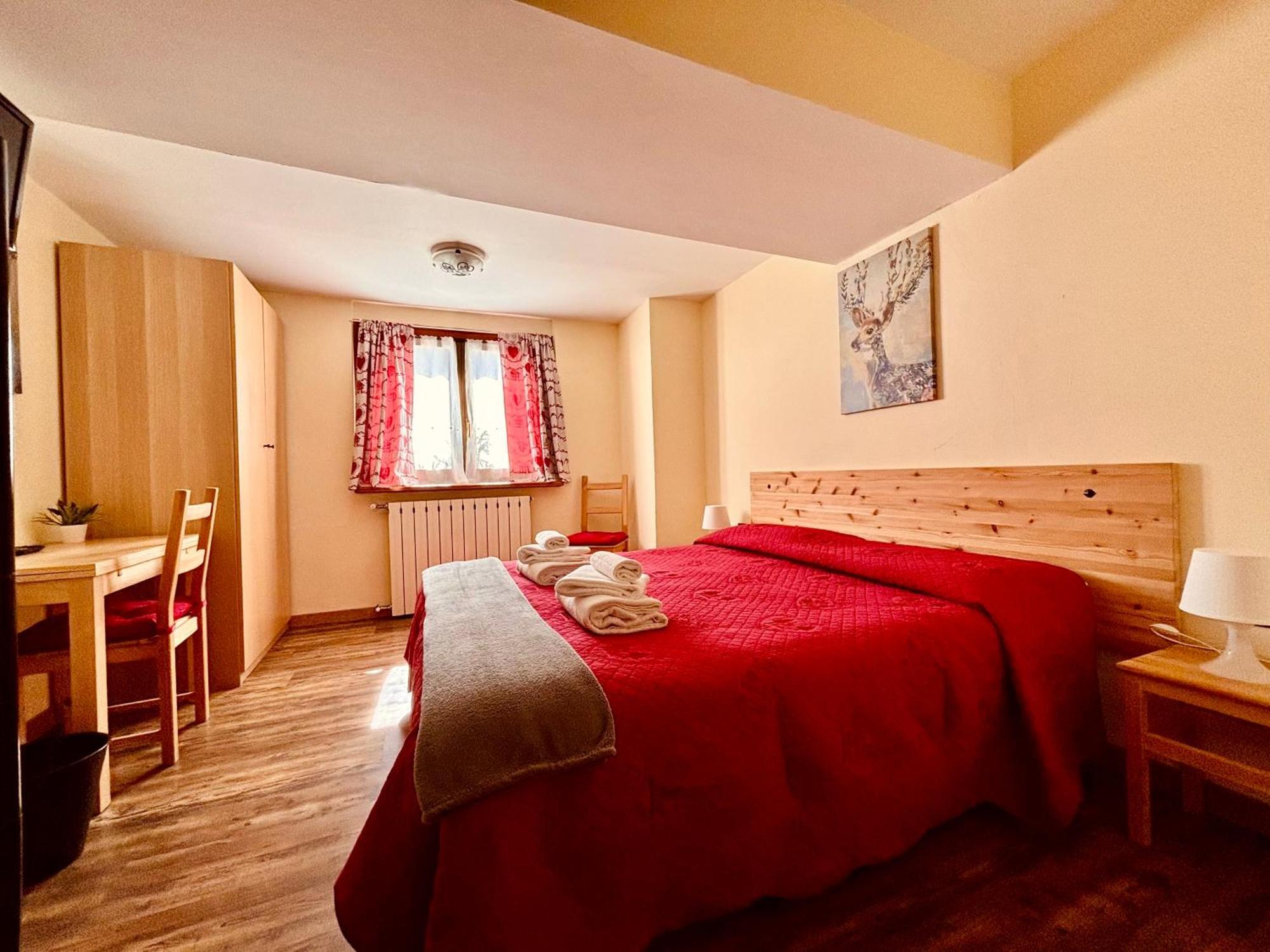 Hotel Piccolo Chalet クラヴィエーレ エクステリア 写真