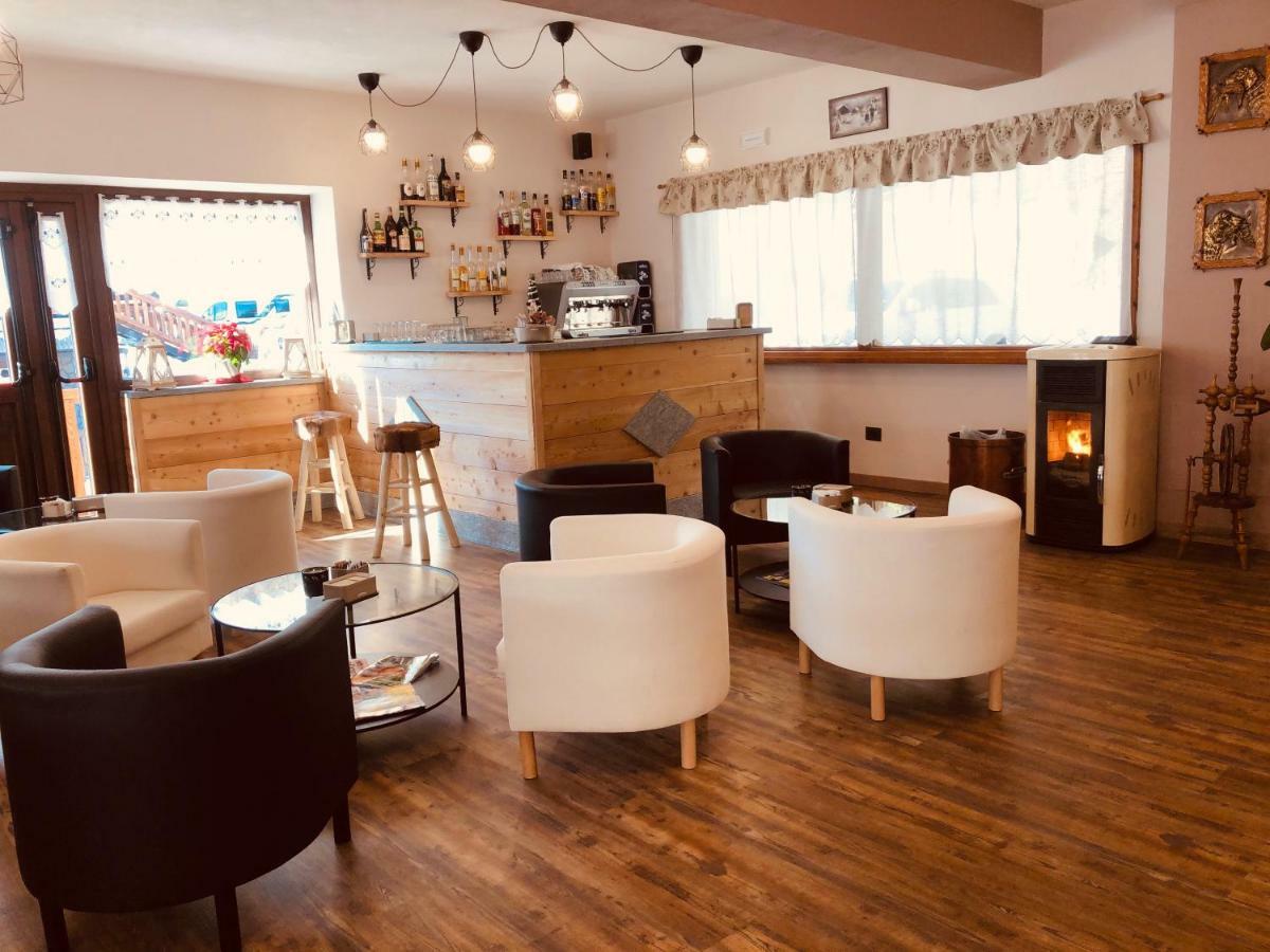 Hotel Piccolo Chalet クラヴィエーレ エクステリア 写真