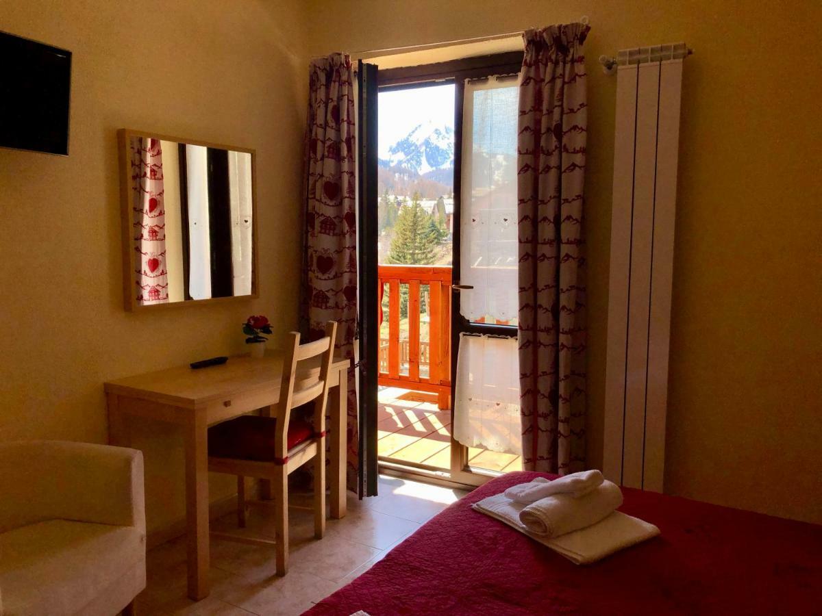 Hotel Piccolo Chalet クラヴィエーレ エクステリア 写真